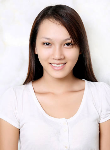 Mắt ánh<br />
tím với chân dài Ngọc Thạch, Làm đẹp,